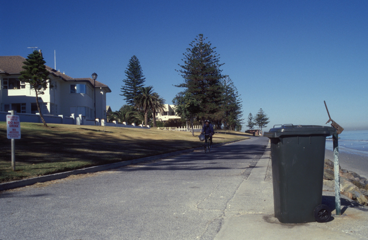 Glenelg-Esplanade-001